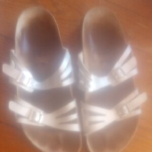 Woman's Size 37/7 American